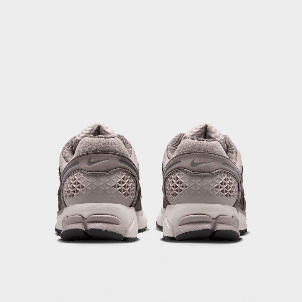 Men's Nike Zoom Vomero 5 Casual Shoes - College Grey/Cave Stone/Sail/Medium Ash - view 4