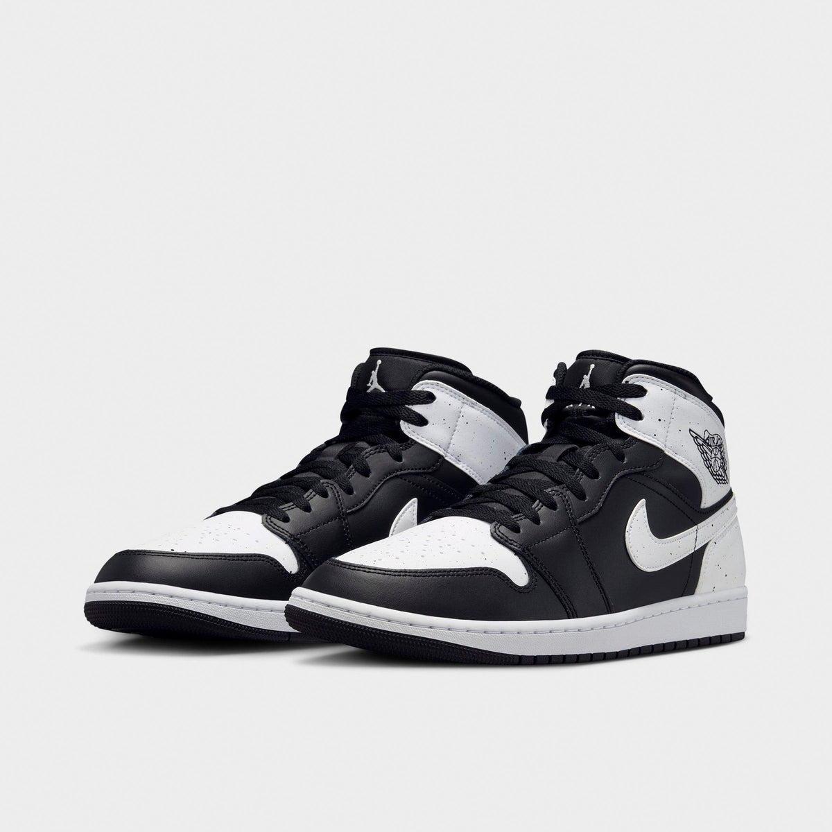 Men's Air Jordan Retro 1 Mid SE Casual Shoes - Black/Black/White - view 2
