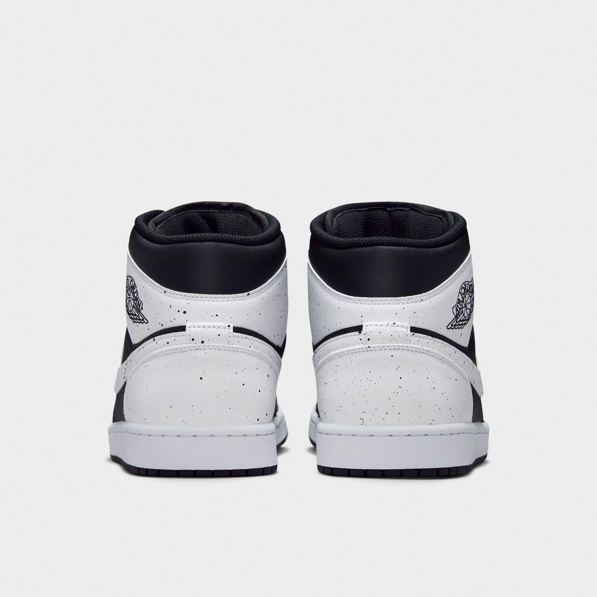 Men's Air Jordan Retro 1 Mid SE Casual Shoes - Black/Black/White - view 4